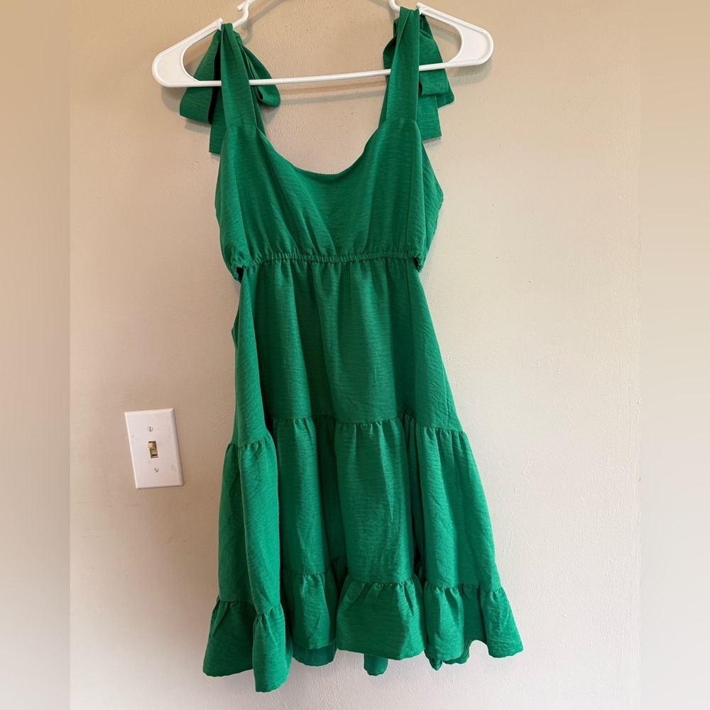 NWOT Altar'd State Emerald Green Tiered and Cut out sundress size small - Picture 2 of 6